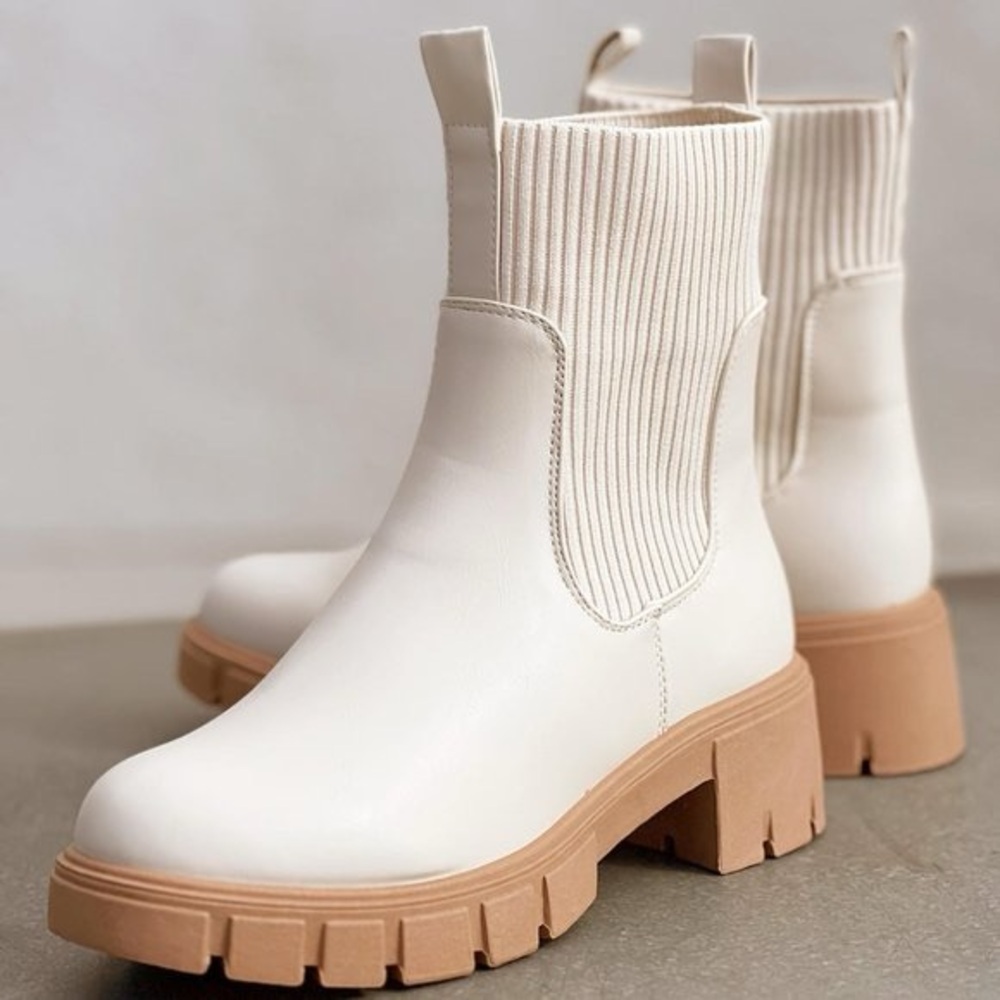 Qupid Cream Ankle Boots with Tan Soles 7